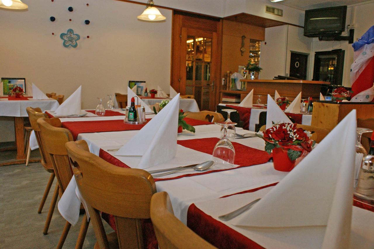 Hotel Restaurant Simplon Фрутиген Екстериор снимка