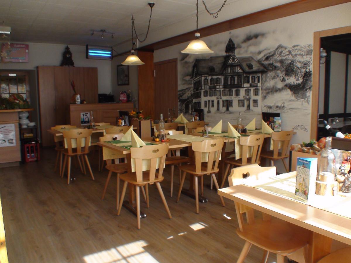 Hotel Restaurant Simplon Фрутиген Екстериор снимка